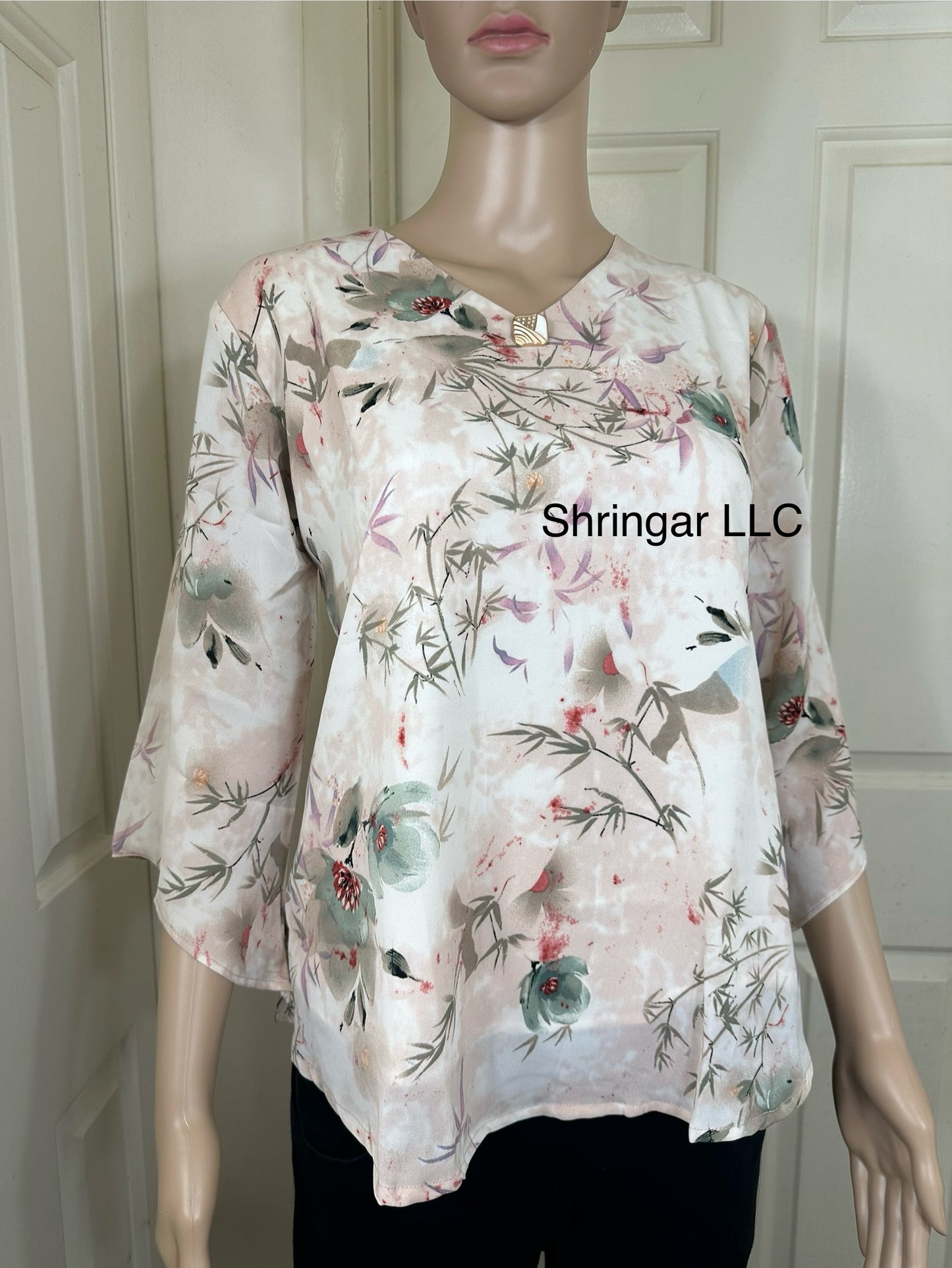 Light Pink Casual Floral Top with Removable Brooch
