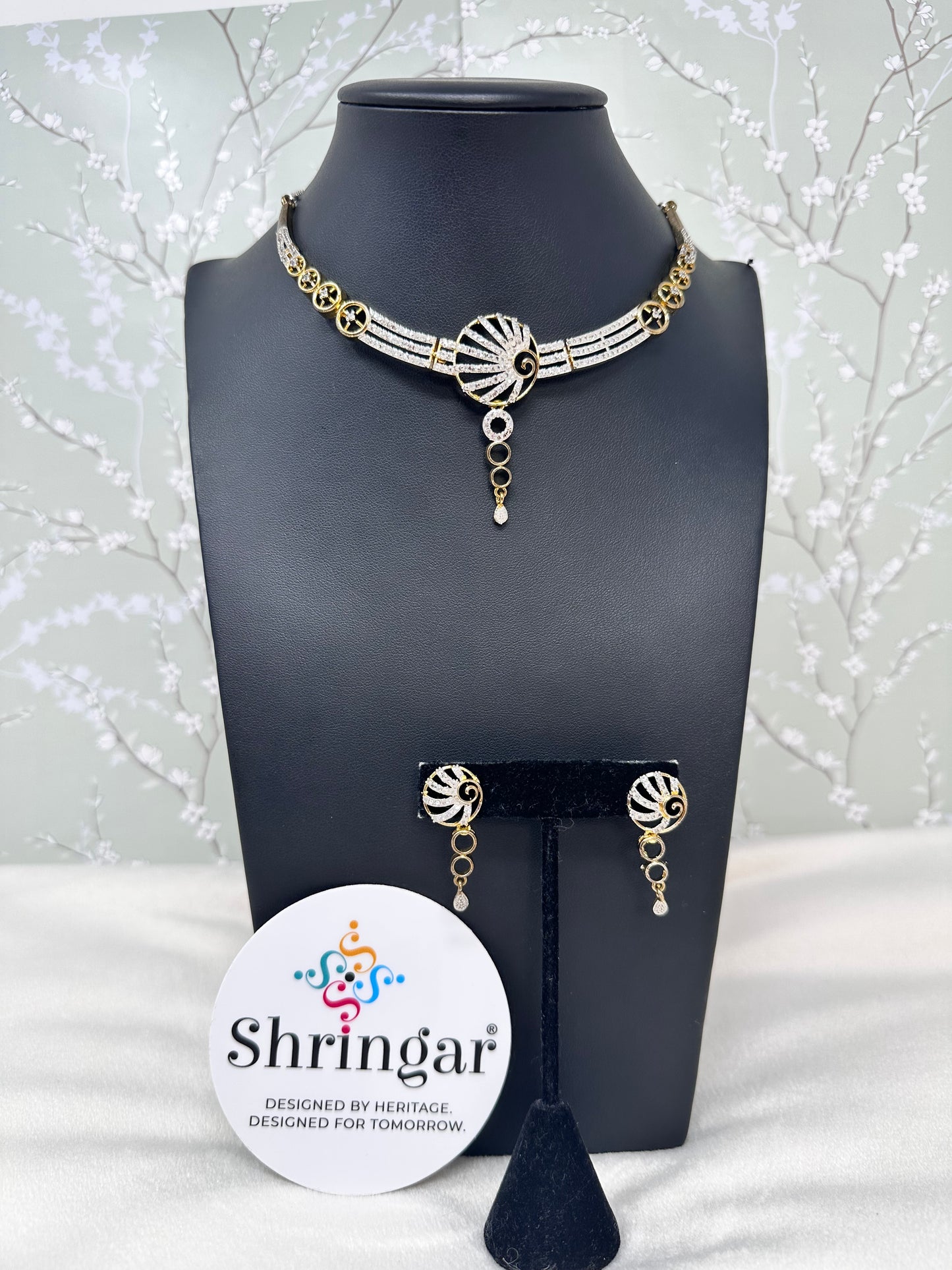 Two tone necklace set