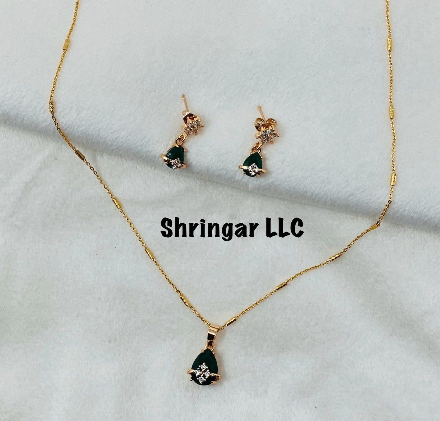 The Emerald Teardrop NecklaceSet