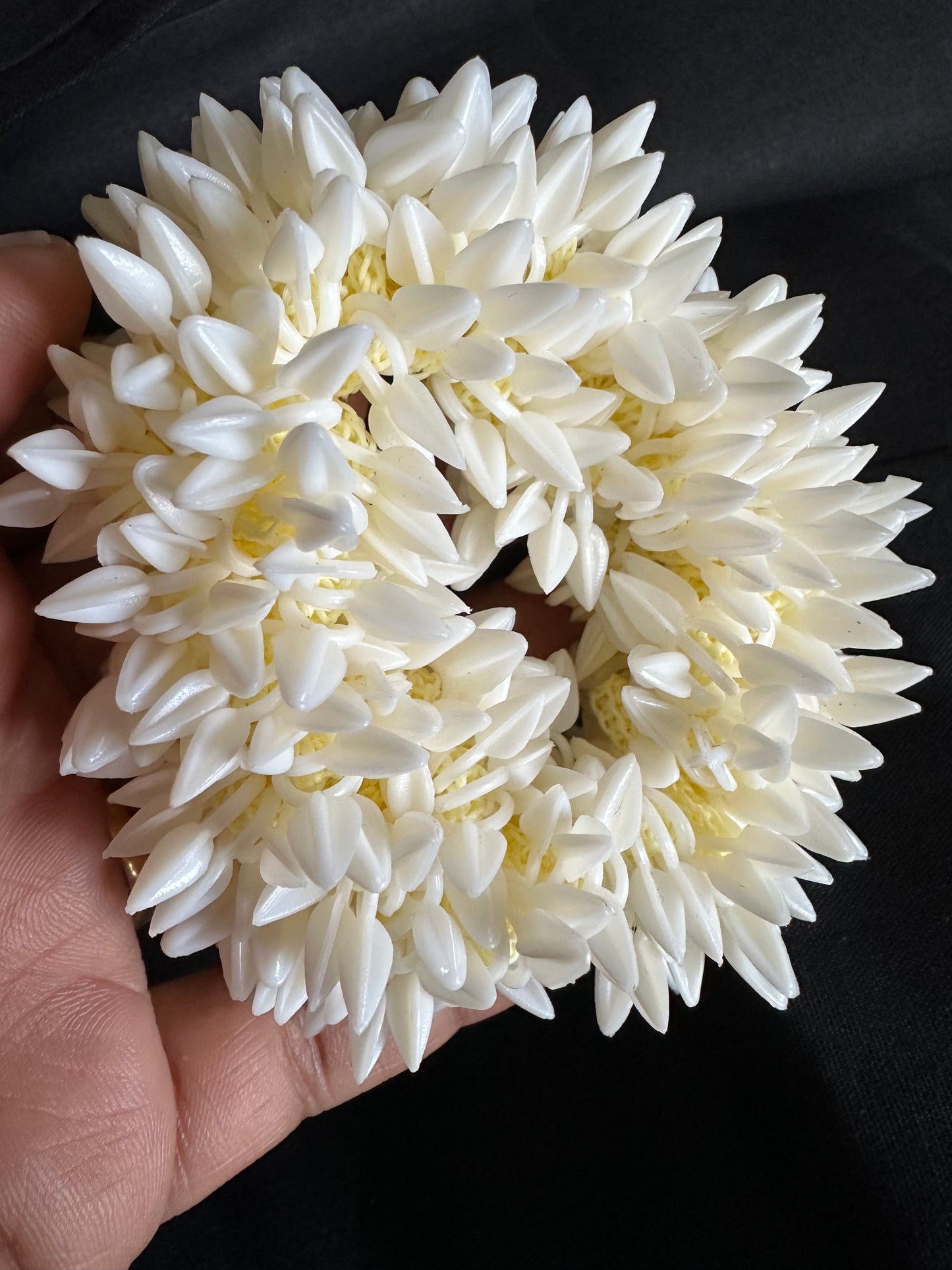 Jasmine hair tie