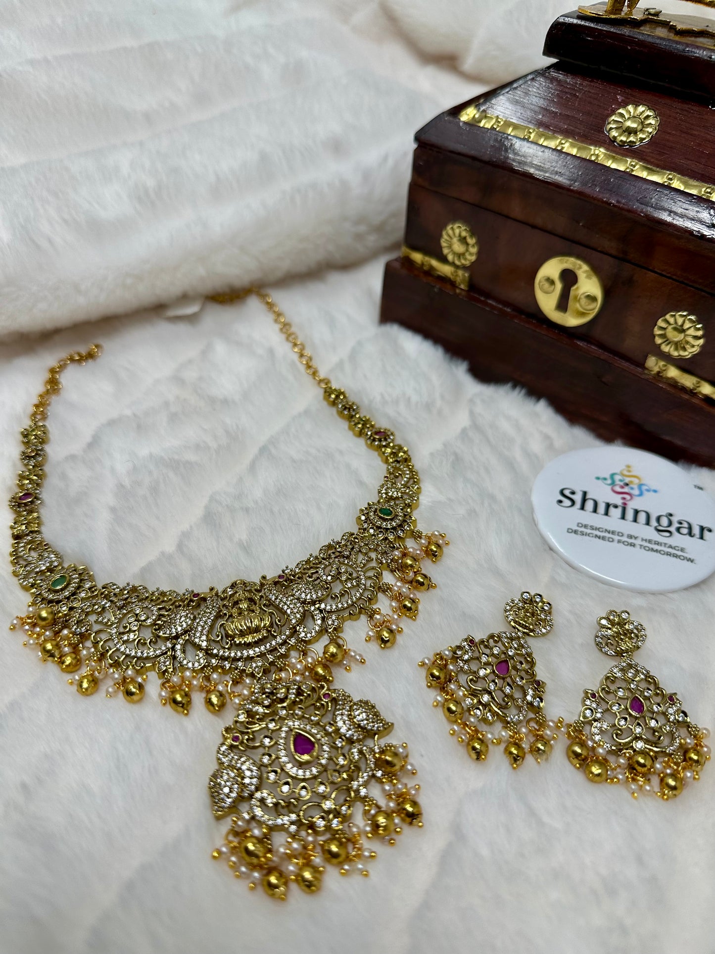 Antique Style Necklace Set