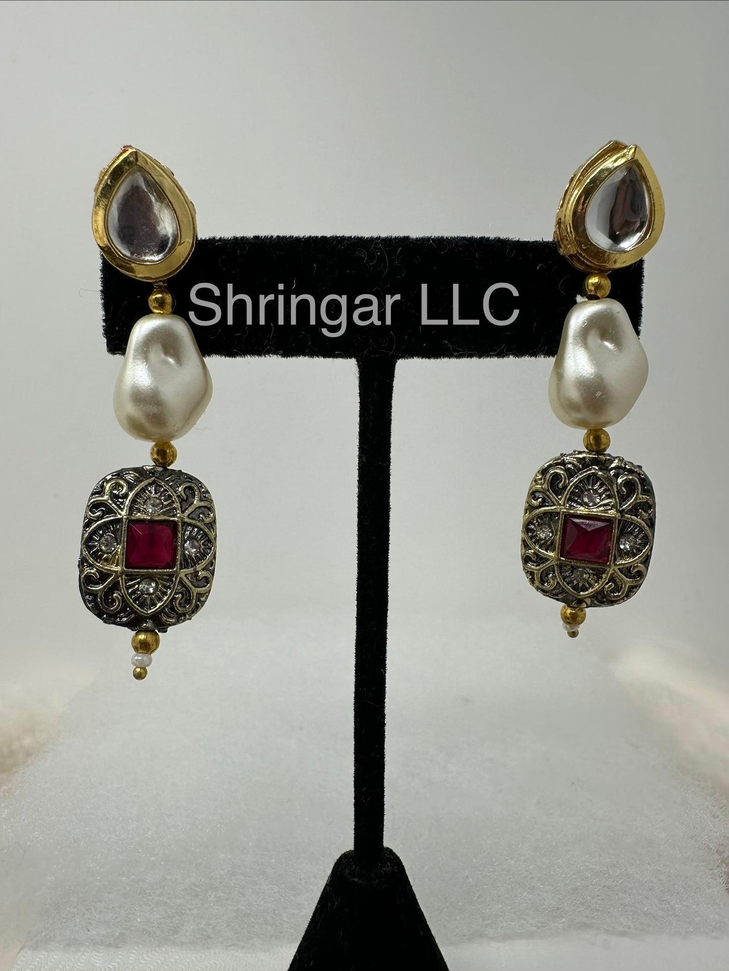 Shringar Royal Pearl & Antique Motif Set