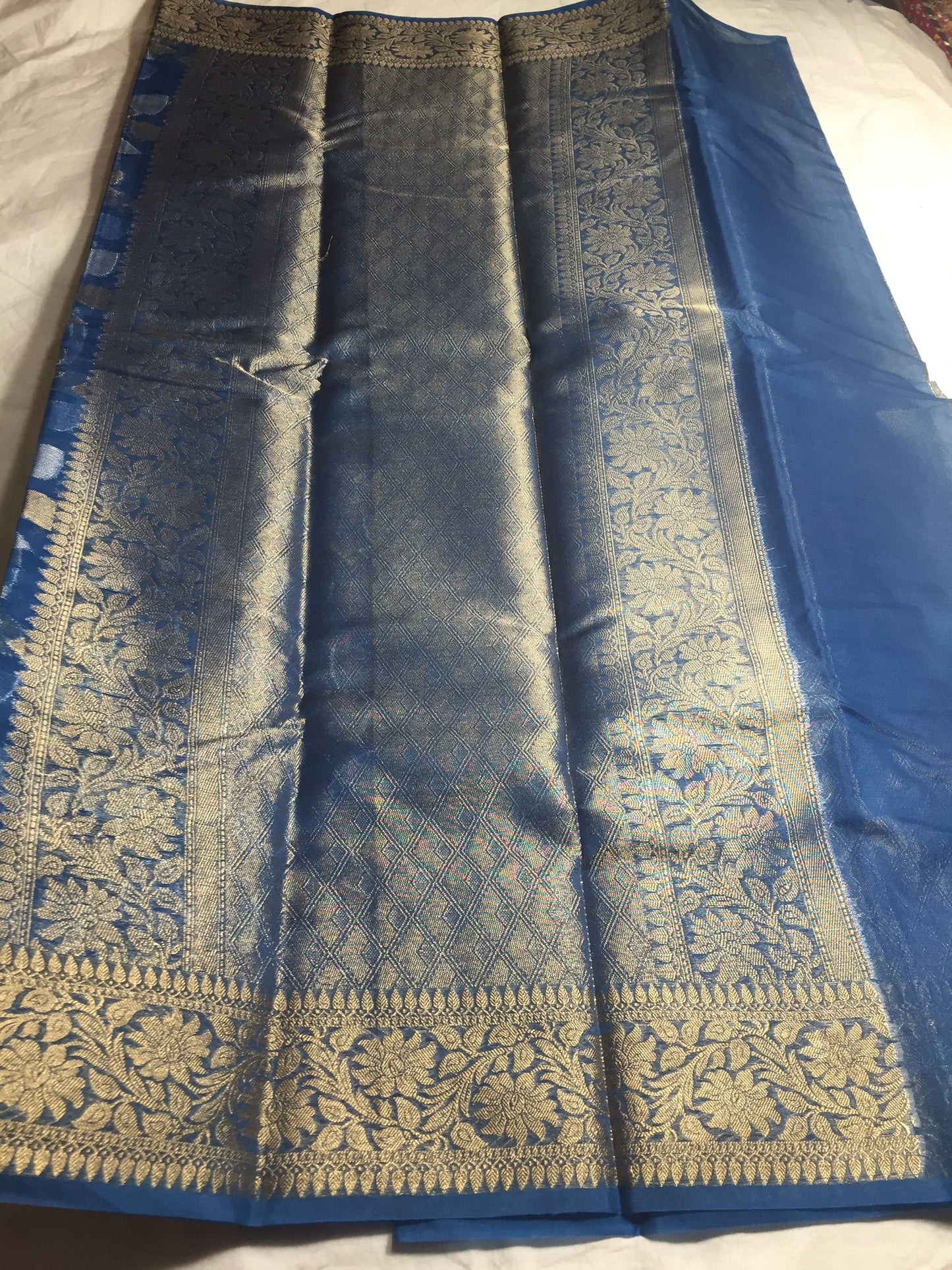 Banarasi Kora Organza Floral saree with blouse fabric