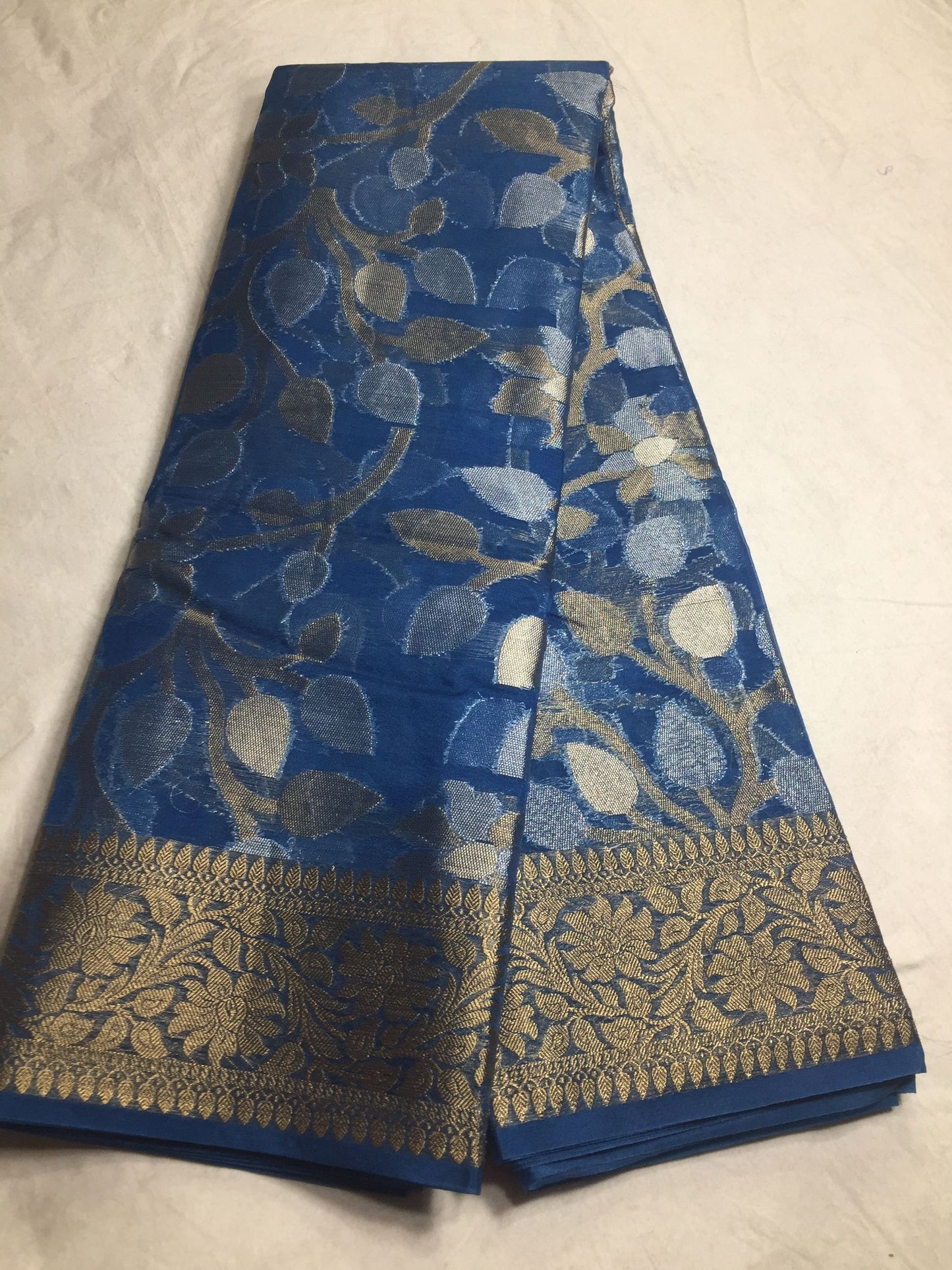 Banarasi Kora Organza Floral saree with blouse fabric